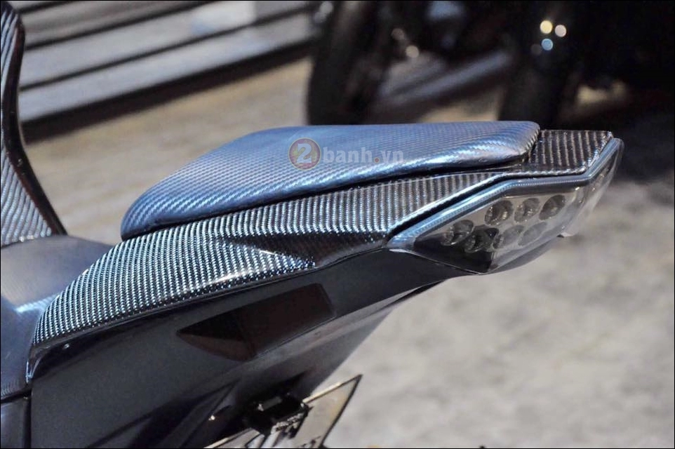 Kawasaki z1000 độ hoàn thiện cùng lớp áo chiến binh samurai carbon