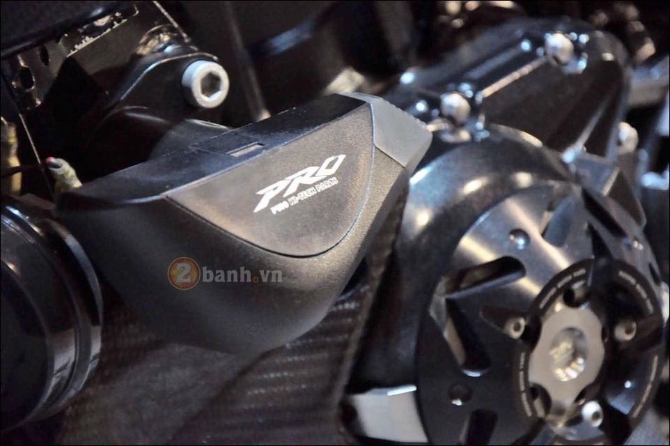 Kawasaki z1000 độ hoàn thiện cùng lớp áo chiến binh samurai carbon