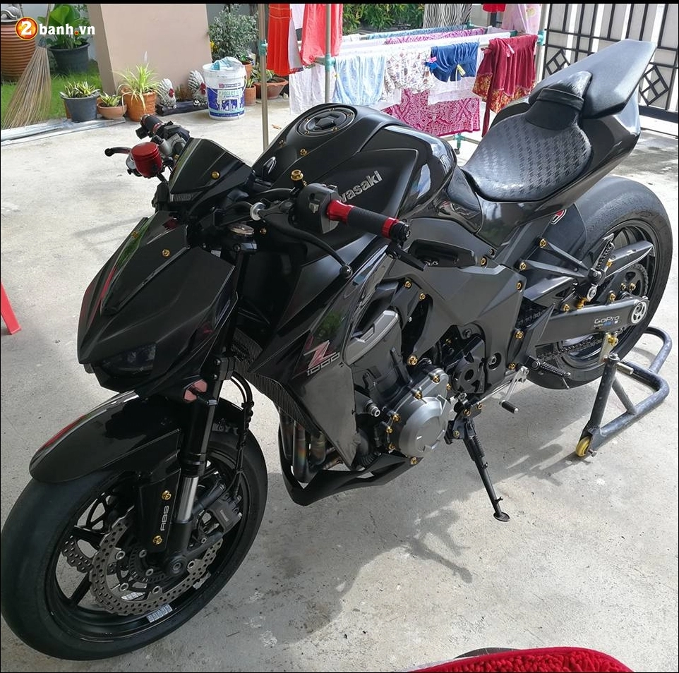 Kawasaki z1000 độ mãnh thú đầy mạnh mẽ trong lốt áo đen