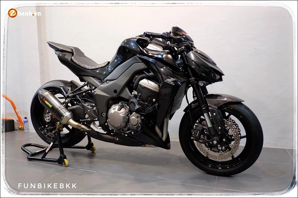 Kawasaki z1000 độ nakedbike thần thánh đen không tỳ vết