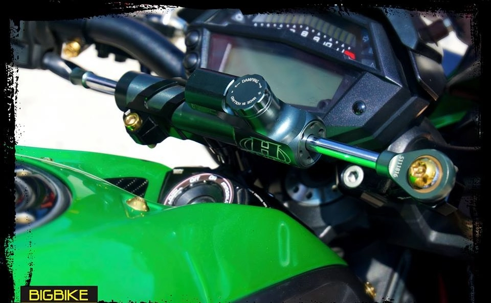 Kawasaki z1000 tạo dáng cực chất bên option hàng hiệu