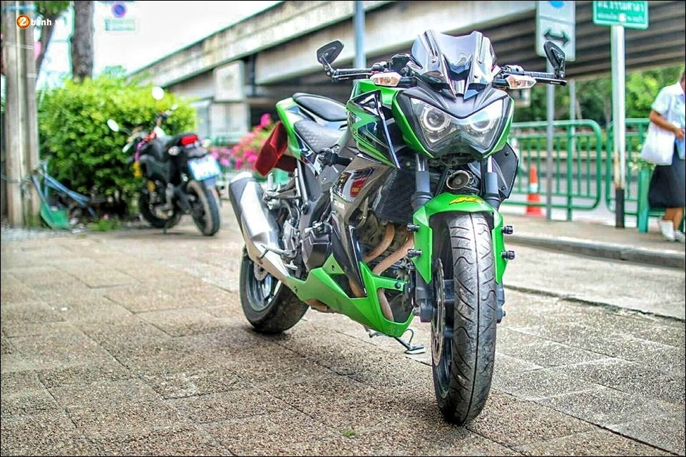 Kawasaki z300 độ- nakedbike mang phong cách z-series dữ tợn với đôi mắt hoang dại