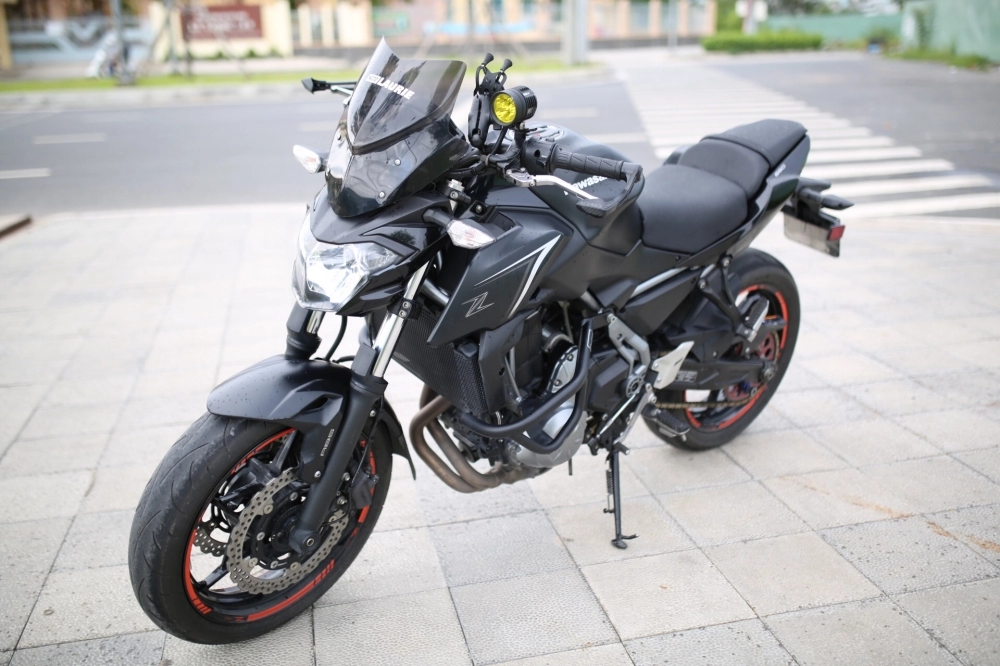 Kawasaki z650 abs lên motard hầm hố