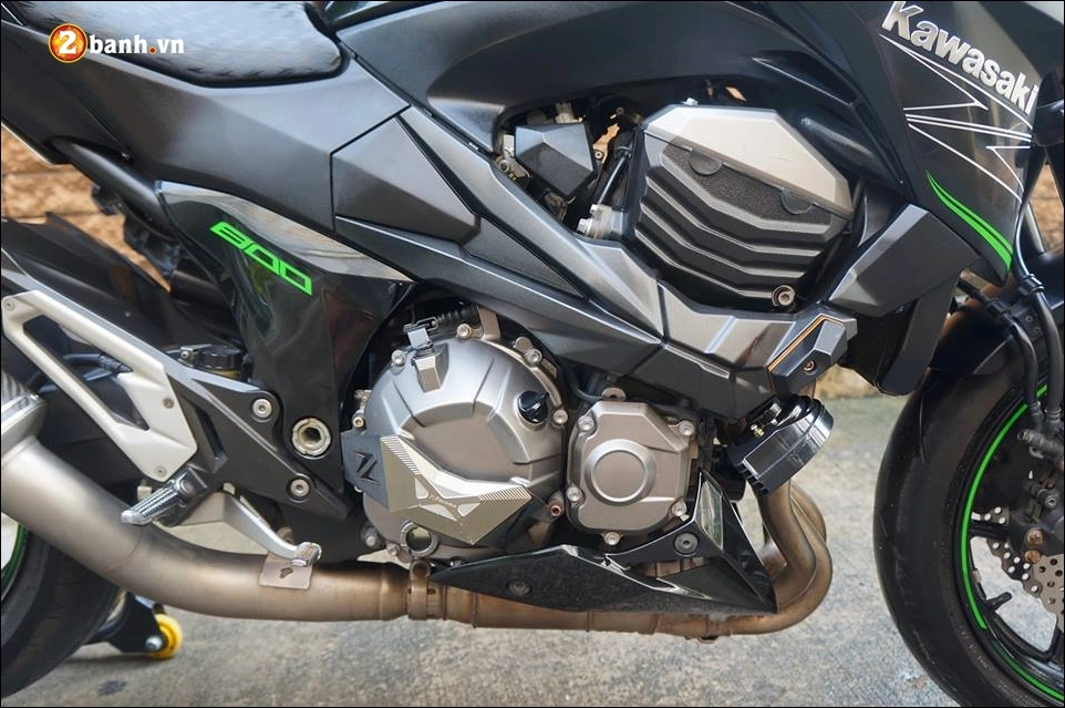 Kawasaki z800 độ tê giác hung dữ đầy bụi bặm