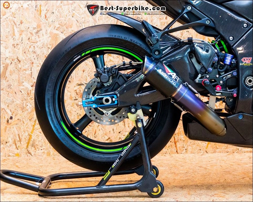 Kawasaki zx-10r bản độ bức phá không tỳ vết từ option carbon clever wolf