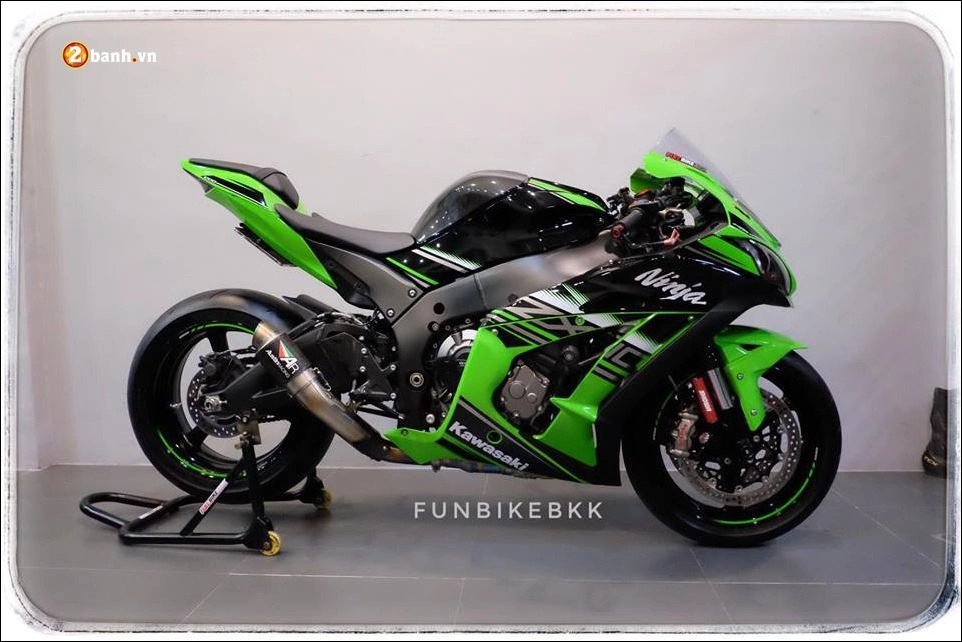 Kawasaki zx-10r cỗ máy tốc độ tê tái với dàn âm thanh austin racing