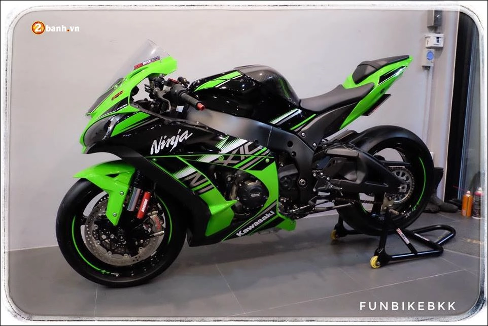 Kawasaki zx-10r cỗ máy tốc độ tê tái với dàn âm thanh austin racing