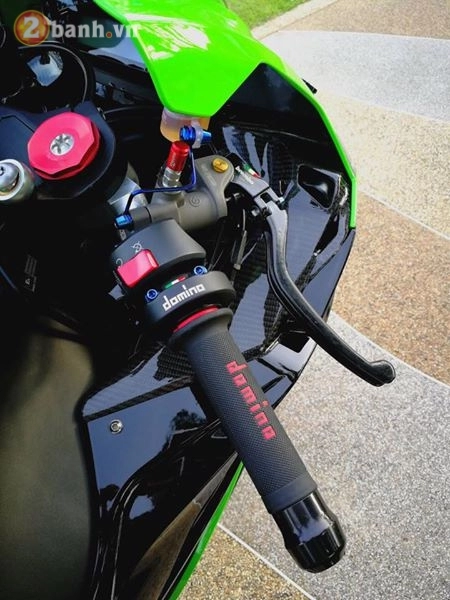 Kawasaki zx-10r đẹp hơn sau khi nâng cấp đồ chơi hàng hiệu