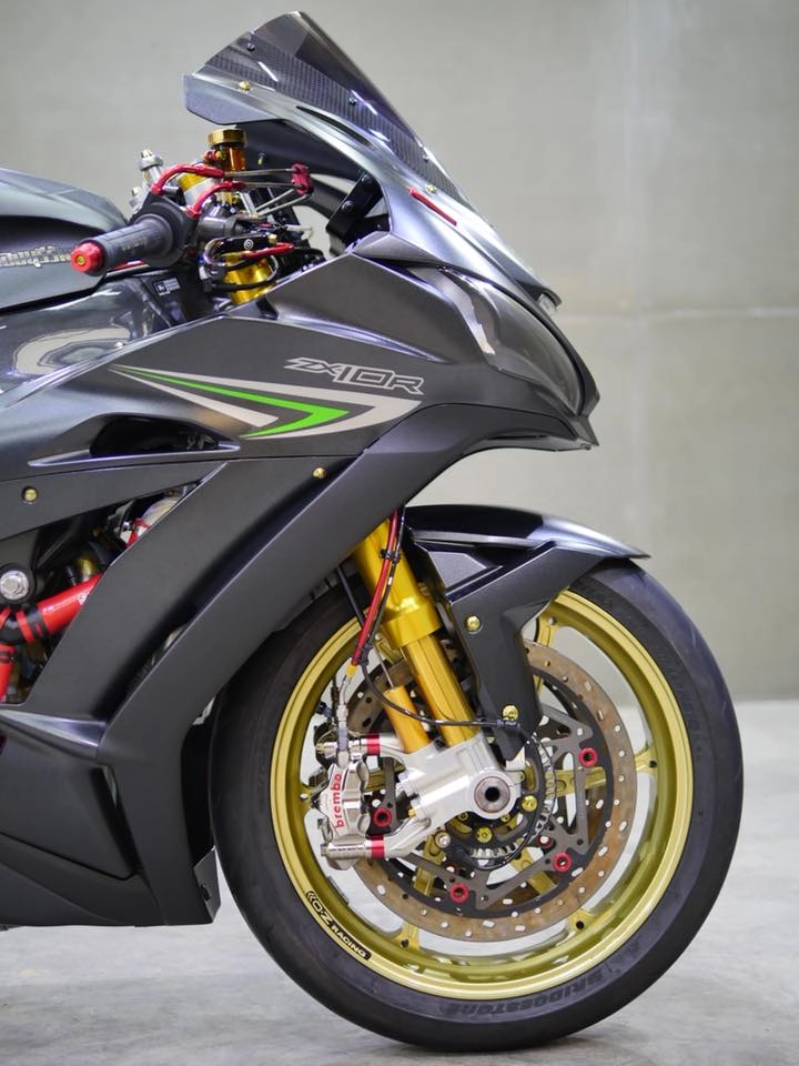 Kawasaki zx-10r-đẹp rạng ngời mà không chói lóa