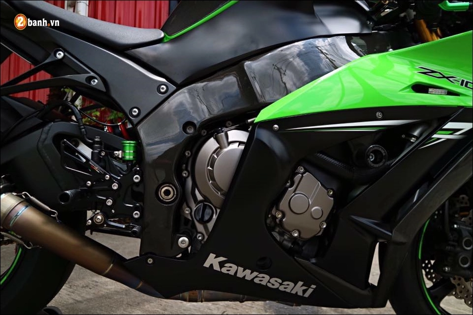 Kawasaki zx-10r độ đầy ấn tượng với vẻ ngoài hào nhoáng không tỳ vết