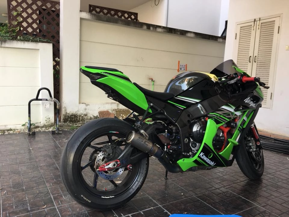 Kawasaki zx-10r độ nhẹ nhàng đầy cảm hứng trên đất thái