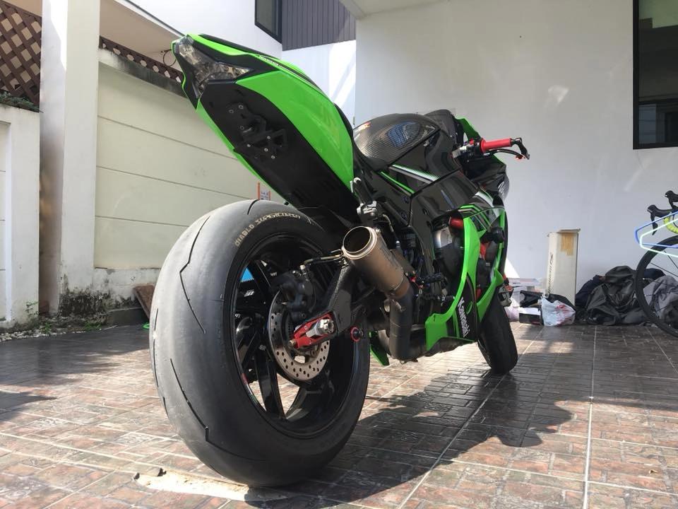 Kawasaki zx-10r độ nhẹ nhàng đầy cảm hứng trên đất thái