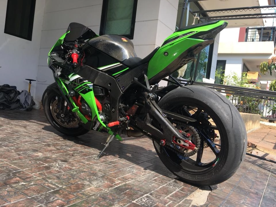 Kawasaki zx-10r độ nhẹ nhàng đầy cảm hứng trên đất thái