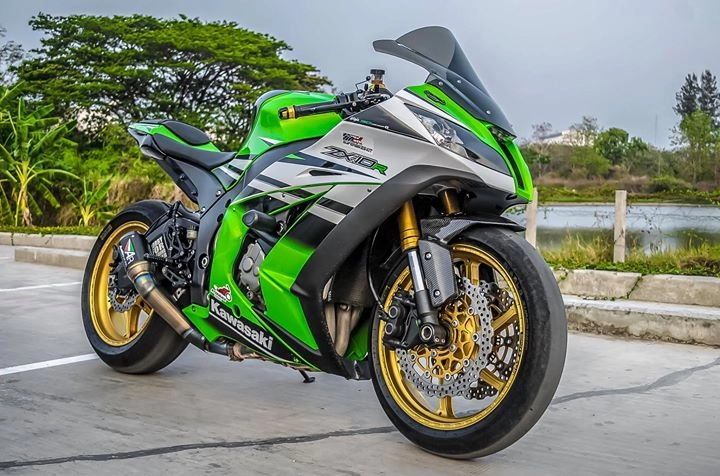 Kawasaki zx-10r siêu mô tô độ cá tính bên dàn chân hàng hiệu