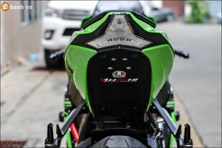 Kawasaki zx-10r sportbike sinh ra để chinh phục những đường đua