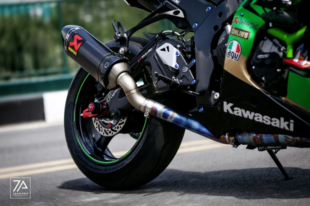 Kawasaki zx-10r thế hệ mới trong phiên bản cá mập xanh đầy ấn tượng