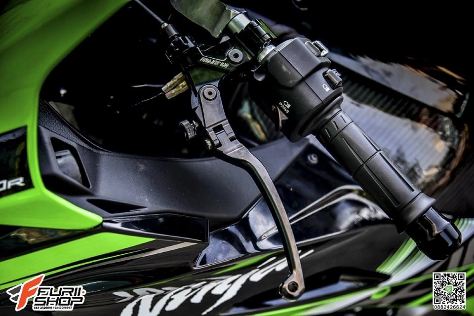 Kawasaki zx-10r vẻ đẹp tuyệt sắc bên đồ chơi cao cấp