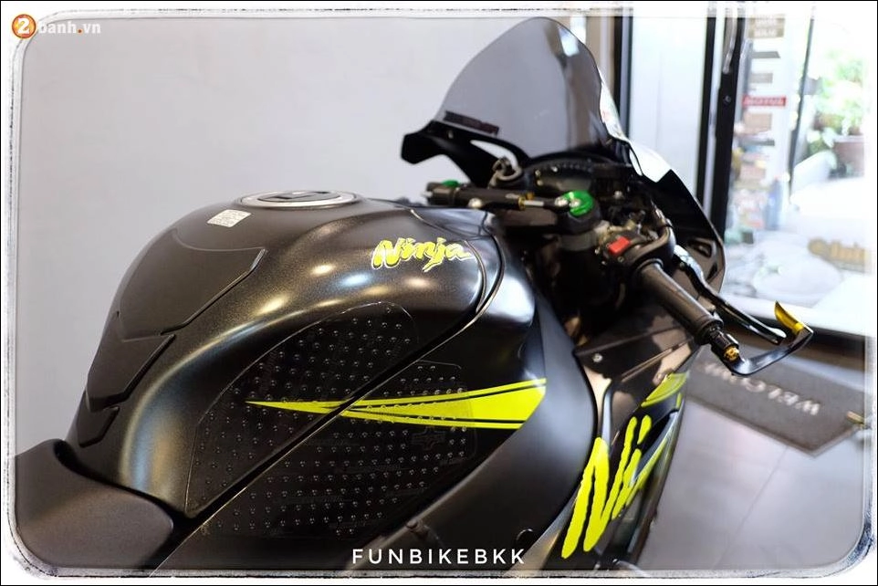 Kawasaki zx-10r vẻ đẹp uy nghi từ superbike hàng đầu giải đua wsbk