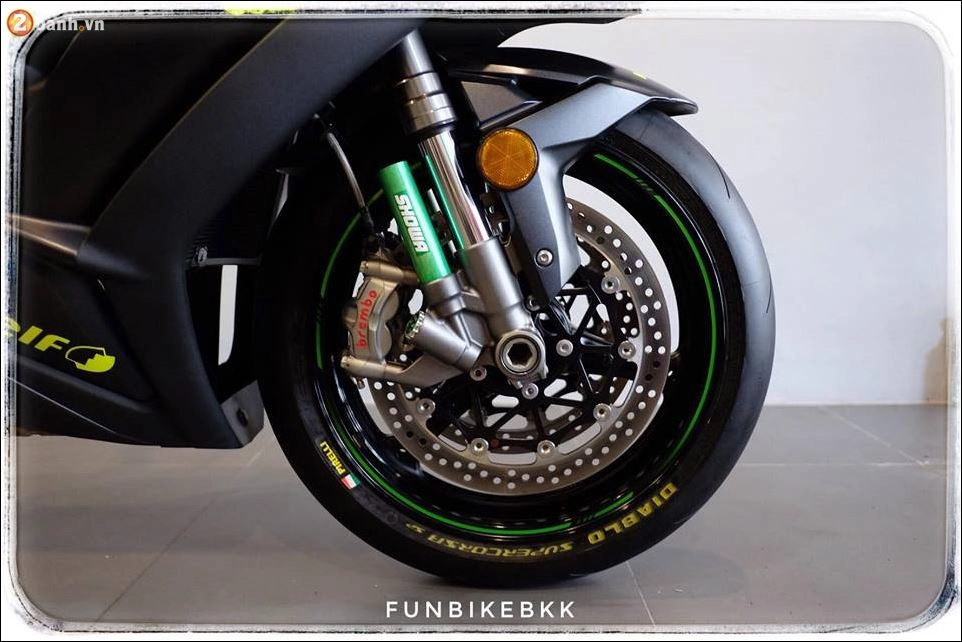 Kawasaki zx-10r vẻ đẹp uy nghi từ superbike hàng đầu giải đua wsbk