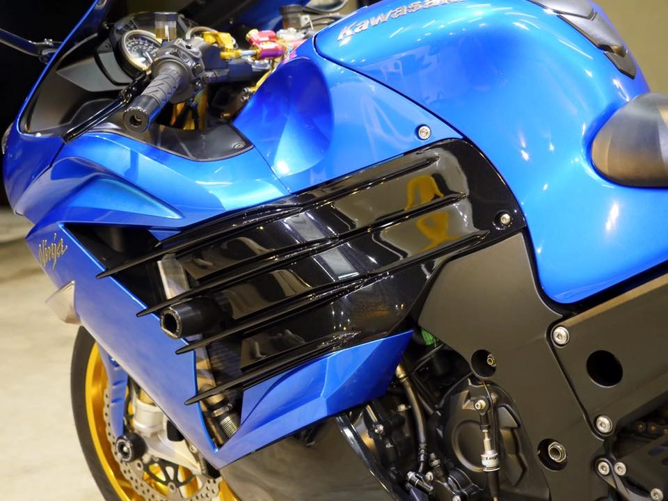 Kawasaki zx-14r hà mã hung tợn qua version race blue