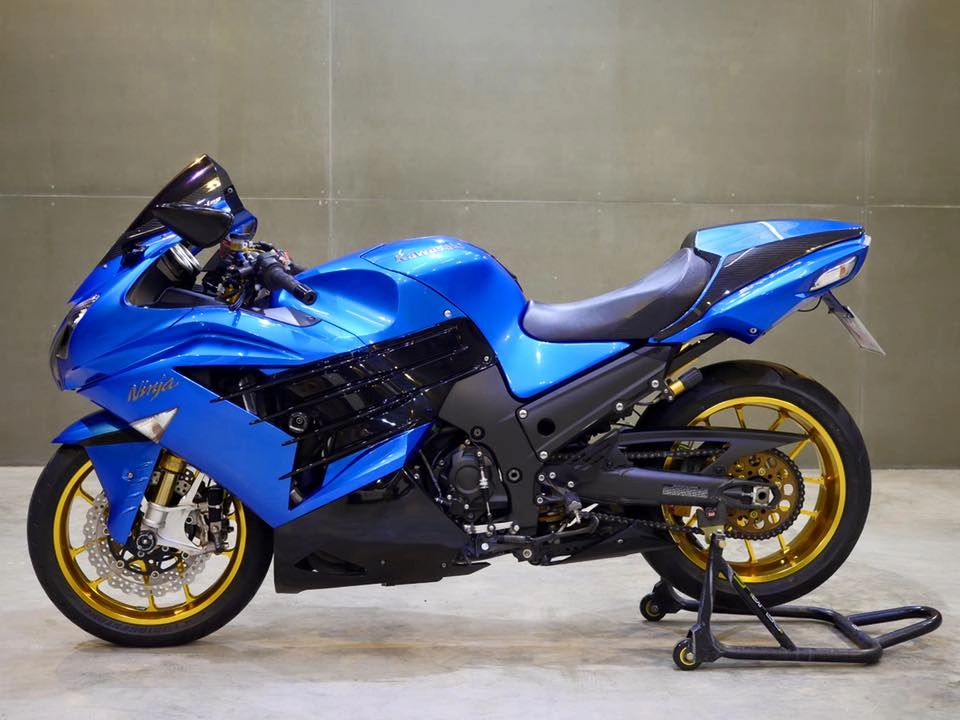 Kawasaki zx-14r hà mã hung tợn qua version race blue