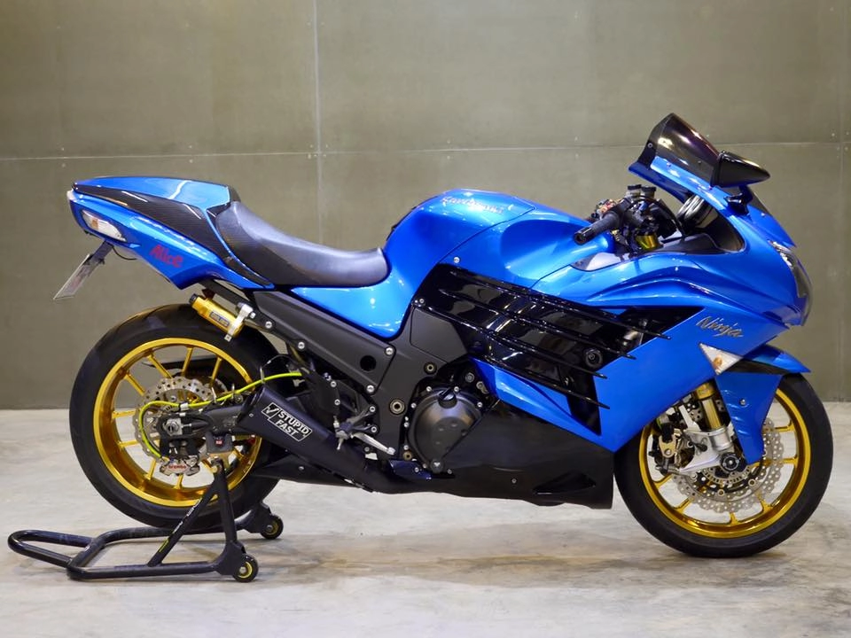 Kawasaki zx-14r hà mã hung tợn qua version race blue