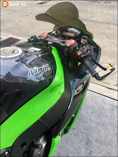 Kawasaki zx_10r nâng cấp hoàn hảo qua nhiều option hàng hiệu