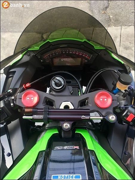 Kawasaki zx_10r nâng cấp hoàn hảo qua nhiều option hàng hiệu