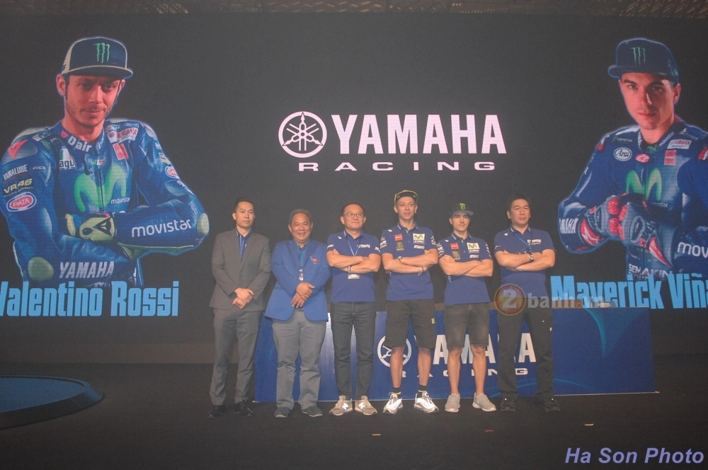 Khán giả việt đã có cơ hội giao lưu với hai tay đua của đội đua movistar yamaha motogp 2017