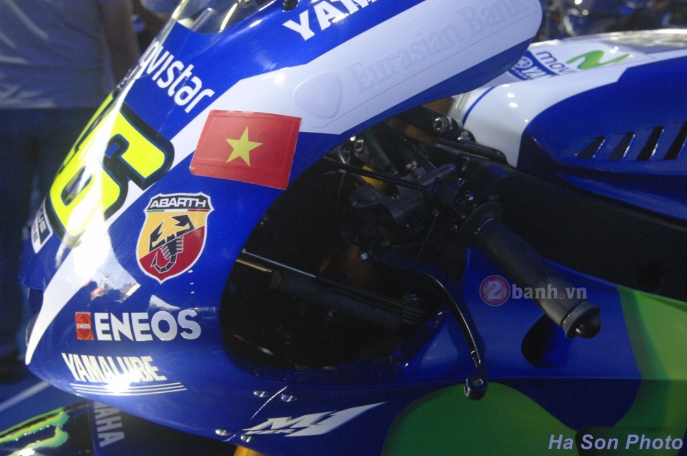 Khán giả việt đã có cơ hội giao lưu với hai tay đua của đội đua movistar yamaha motogp 2017