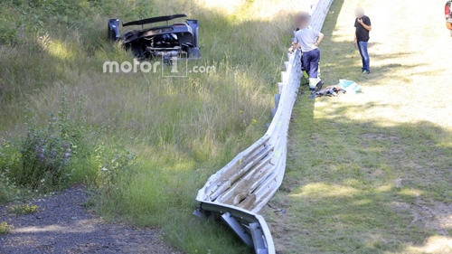 Koenigsegg one1 giá 2 triệu đô tan tành tại nrburgring