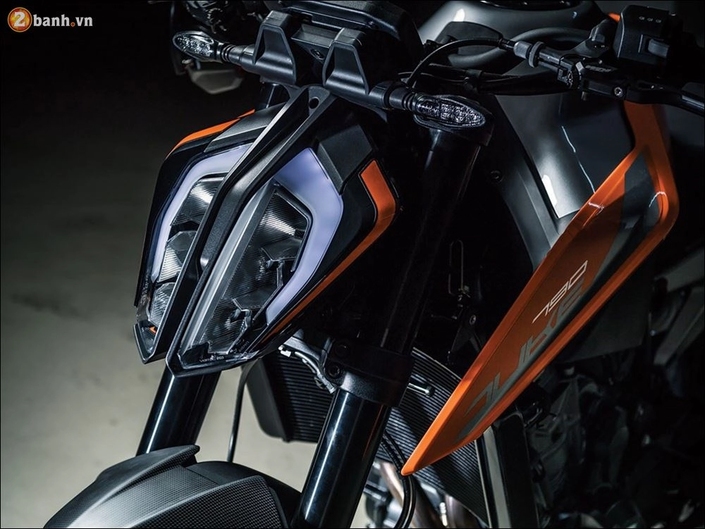 Ktm 790 duke 2018 đã xuất hiện tại triển lãm eicma 2017 tổ chức tại milan italy