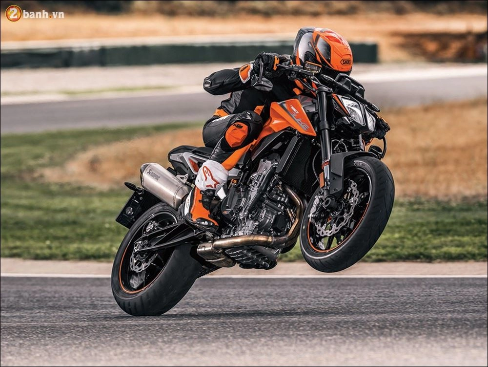 Ktm 790 duke 2018 đã xuất hiện tại triển lãm eicma 2017 tổ chức tại milan italy