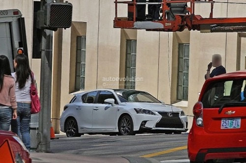 Lexus ct 200h 2014 băt đâu cho chay thư