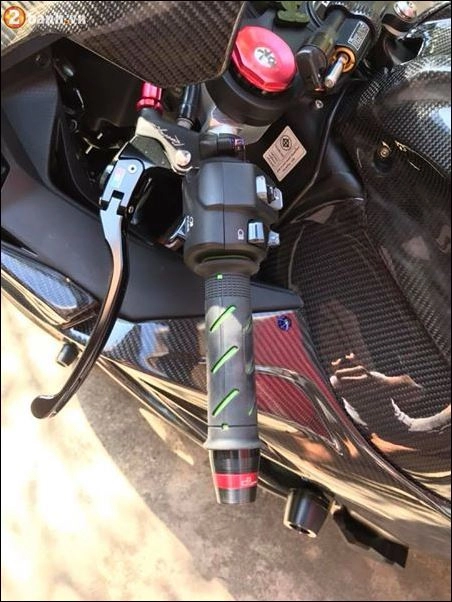 Mãn nhãn với siêu phẩm kawasaki zx-10r độ full carbon fiber