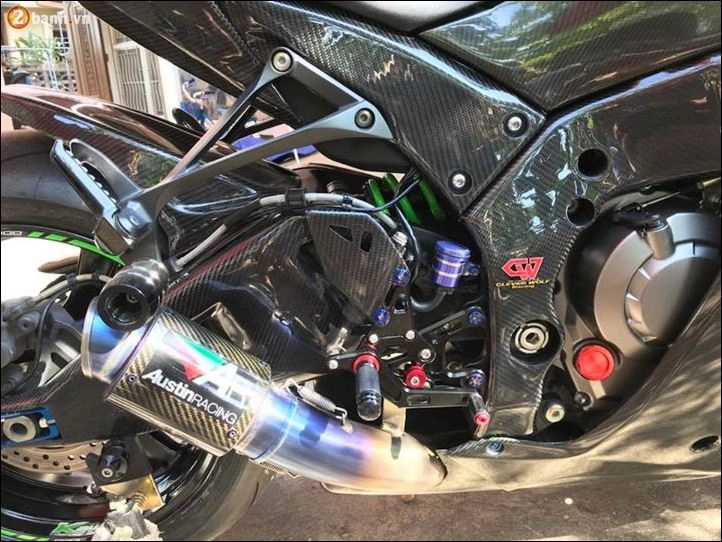 Mãn nhãn với siêu phẩm kawasaki zx-10r độ full carbon fiber