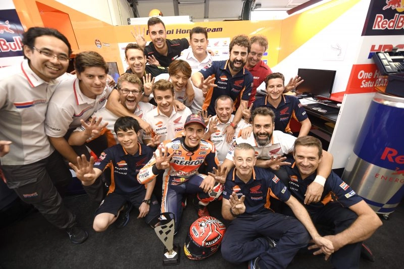 Marc marquez chiến thắng đầy kịch tính trong chặng 13 motogp 2017