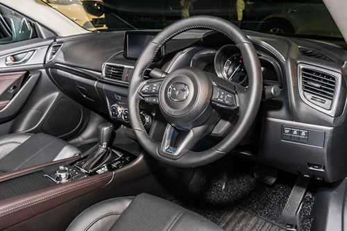 Mazda3 gvc 2017 có giá 580 triệu đồng