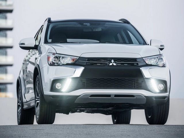 Mitsubishi outlander sport 2018 cải tiến ngoài mong đợi