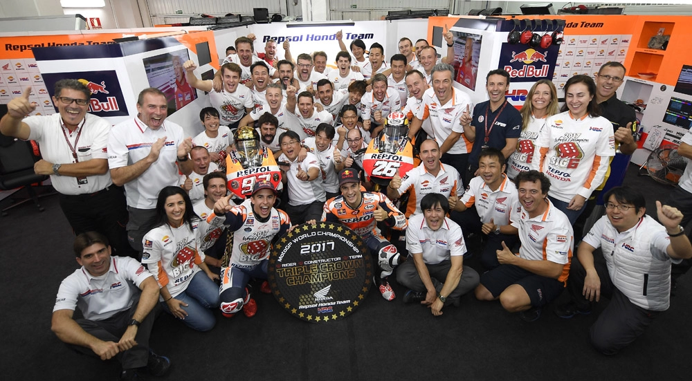 Motogp 2017 chặng 18 chiến thắng áp đảo của repsol honda team và danh hiệu cho nhà sản xuất của năm