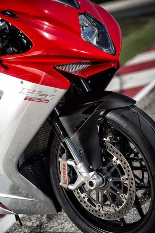 Mv agusta f3 800 nhanh nhạy bén và linh hoạt