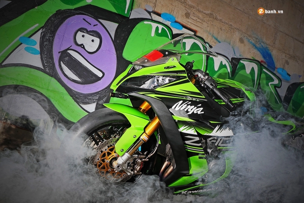 Ninja zx-10r ảo diệu trong bức ảnh sương khói huyền bí