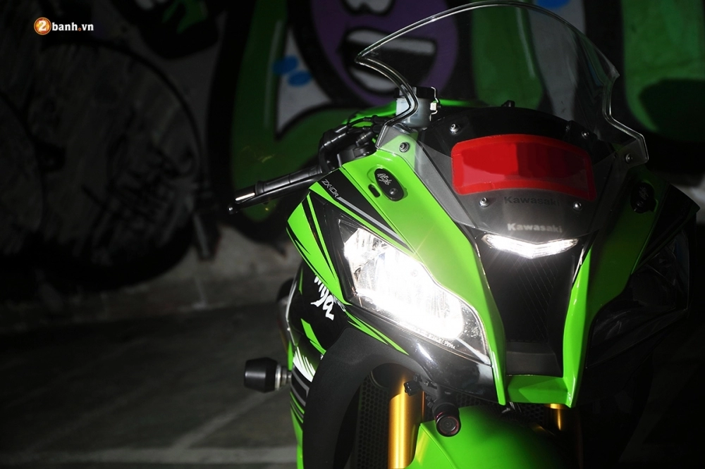 Ninja zx-10r ảo diệu trong bức ảnh sương khói huyền bí