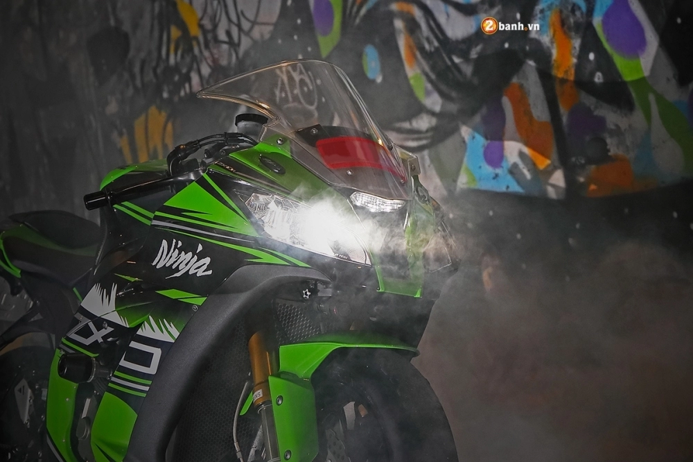 Ninja zx-10r ảo diệu trong bức ảnh sương khói huyền bí