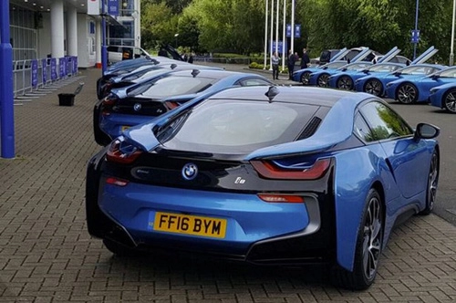 Ông chủ leicester city thưởng 19 xe bmw i8 cho các cầu thủ