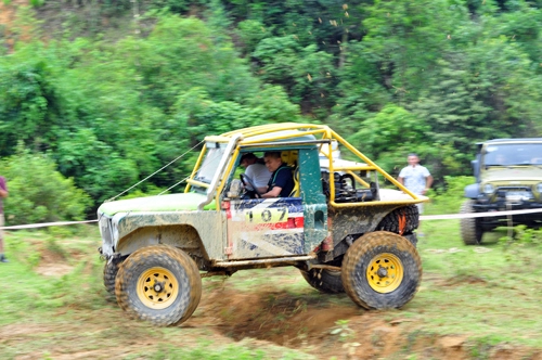  ôtô địa hình tập offroad ở ba vì 