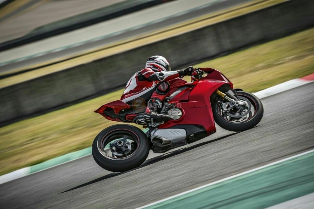 Panigale v4 kỷ nguyên mới của ducati vừa được ra mắt