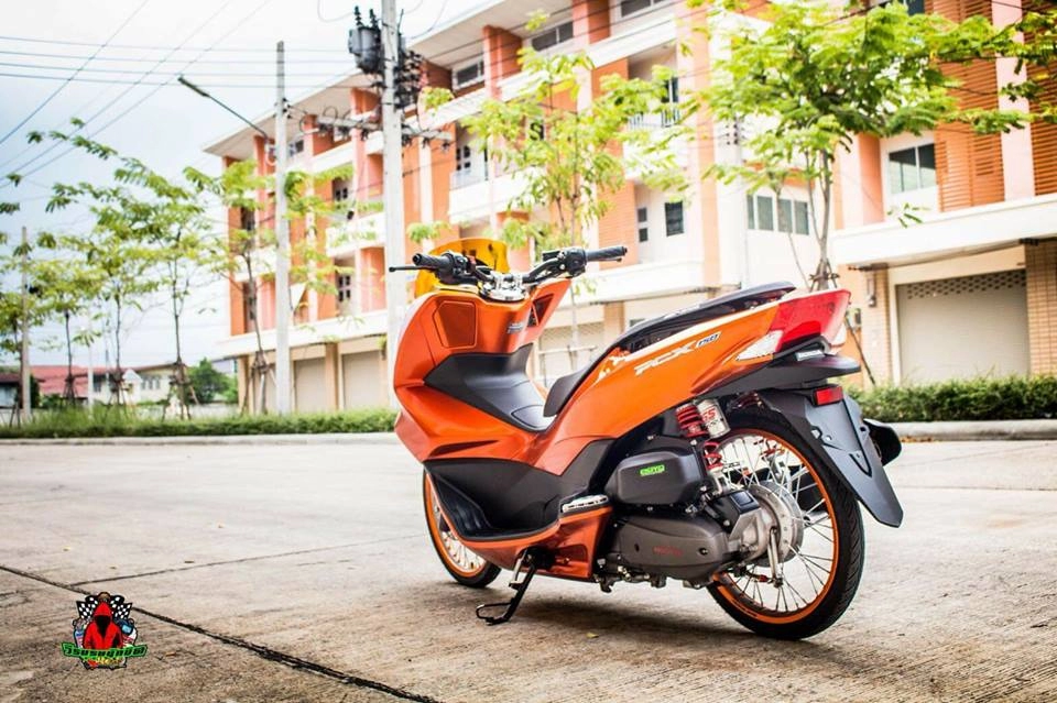 Pcx 150 độ giản đơn với tone màu cam siêu mát của dân chơi thái