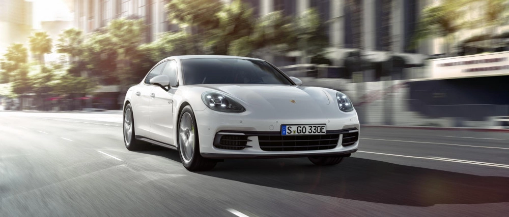 Porsche panamera e-hybrid sẽ ra mắt tại paris motor show 2016