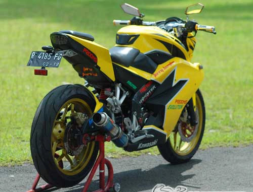  pulsar 200ns - streetfighter cỡ nhỏ 